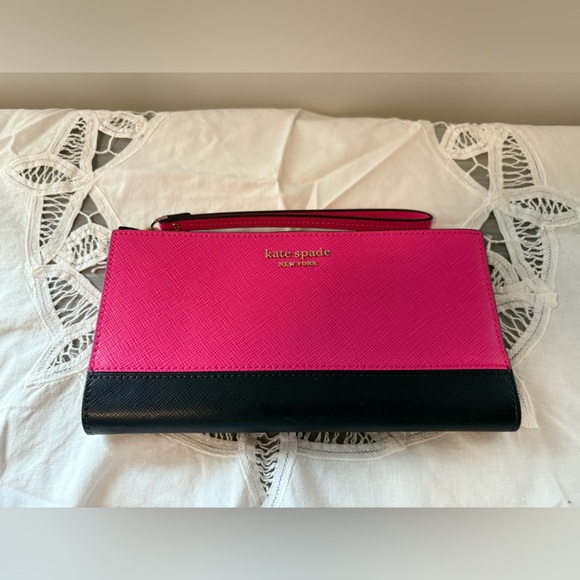 Kate Spade Fuchsia and Black Wristlet - Picture 1 of 5